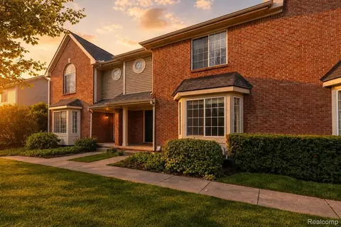 1513 Anne Dr, Royal Oak, MI 48067