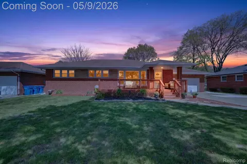 24362 Hill Ave, Warren, MI 48091