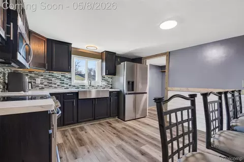 Kitchen - 29157 S Wesley Ave, Flat Rock, MI 48134 photo 3 of 3