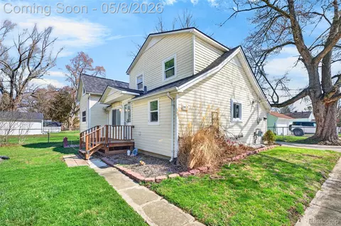 Exterior - 29157 S Wesley Ave, Flat Rock, MI 48134 photo 1 of 2