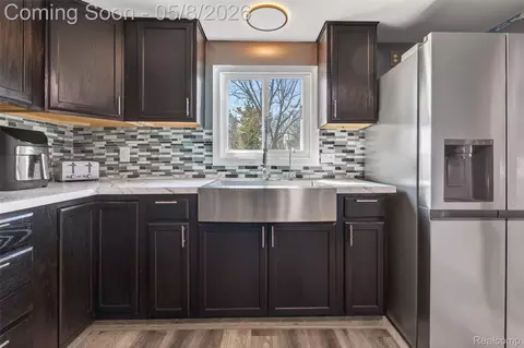 Kitchen - 29157 S Wesley Ave, Flat Rock, MI 48134 photo 1 of 3