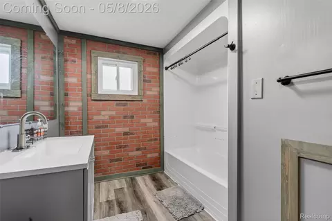 Bath - 29157 S Wesley Ave, Flat Rock, MI 48134 photo 1 of 6