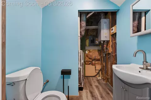 Bath - 29157 S Wesley Ave, Flat Rock, MI 48134 photo 4 of 6