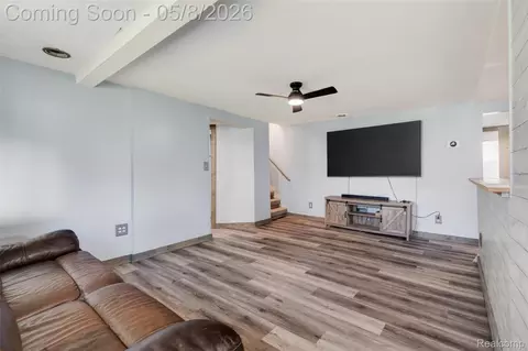 Living - 29157 S Wesley Ave, Flat Rock, MI 48134 photo 1 of 4