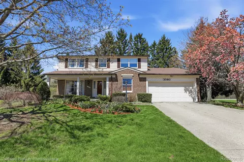 3380 Innsbrook Ct, Rochester Hills, MI 48309
