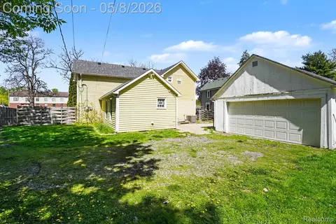 Exterior - 409 Fleming St, Howell, MI 48843 photo 3 of 6