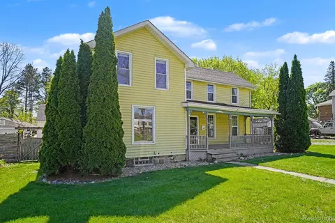 409 Fleming St, Howell, MI 48843