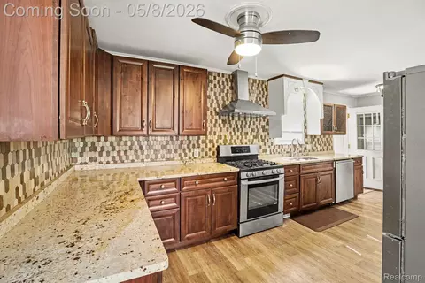 Kitchen - 409 Fleming St, Howell, MI 48843 photo 1 of 2