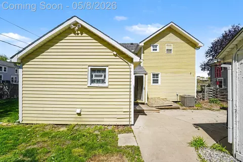 Exterior - 409 Fleming St, Howell, MI 48843 photo 2 of 6