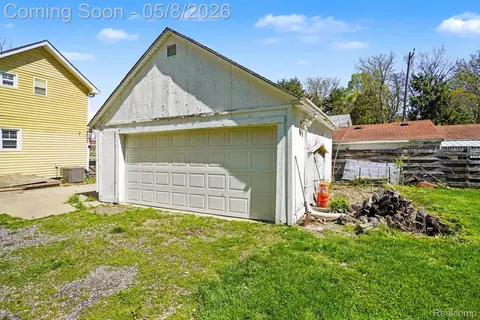 Exterior - 409 Fleming St, Howell, MI 48843 photo 5 of 6
