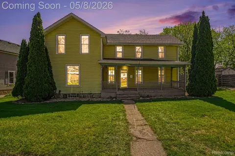 409 Fleming St, Howell, MI 48843
