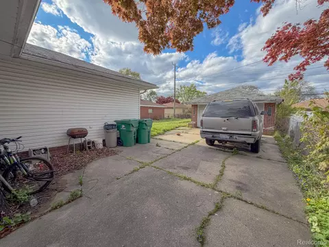 Exterior - 16525 Ego Ave, Eastpointe, MI 48021 photo 5 of 5