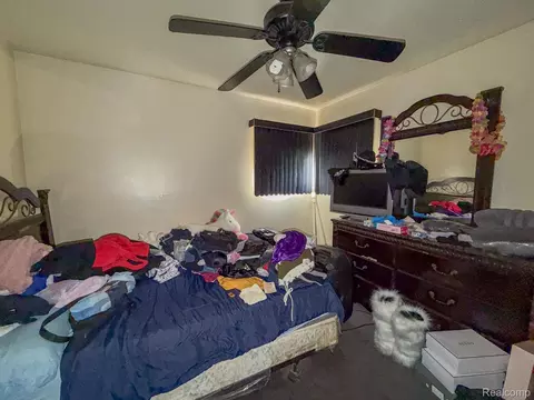 Bedroom - 16525 Ego Ave, Eastpointe, MI 48021 photo 1 of 5