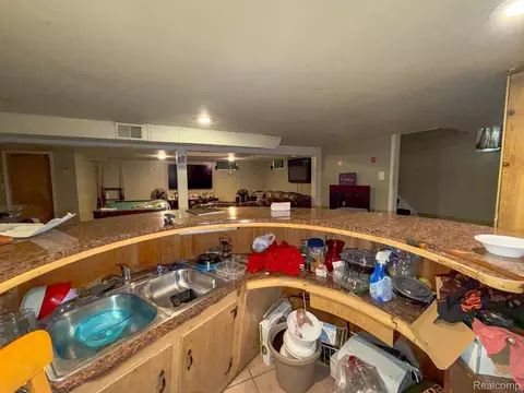 Kitchen - 16525 Ego Ave, Eastpointe, MI 48021 photo 4 of 4