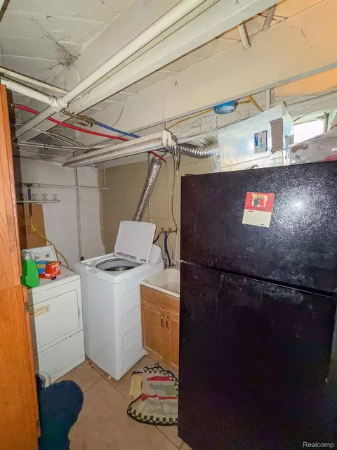 Other - 16525 Ego Ave, Eastpointe, MI 48021 photo 6 of 9