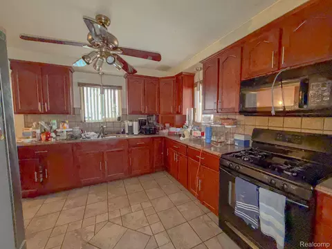 Kitchen - 16525 Ego Ave, Eastpointe, MI 48021 photo 1 of 4
