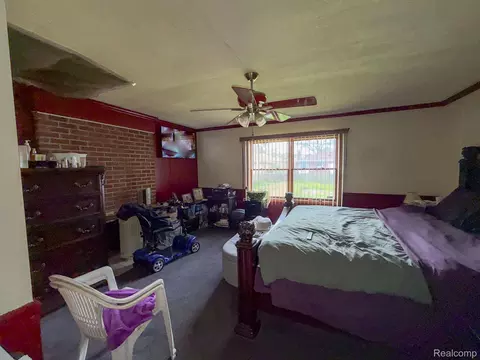 Bedroom - 16525 Ego Ave, Eastpointe, MI 48021 photo 4 of 5