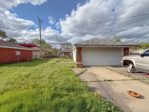 Exterior - 16525 Ego Ave, Eastpointe, MI 48021 photo 4 of 5