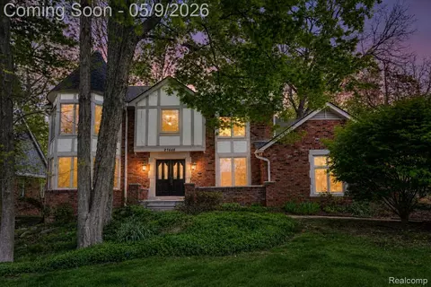 27966 Trailwood Ct, Farmington Hills, MI 48331