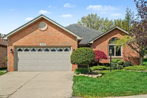 15811 Horseshoe Path Ct, Clinton Township, MI 48035