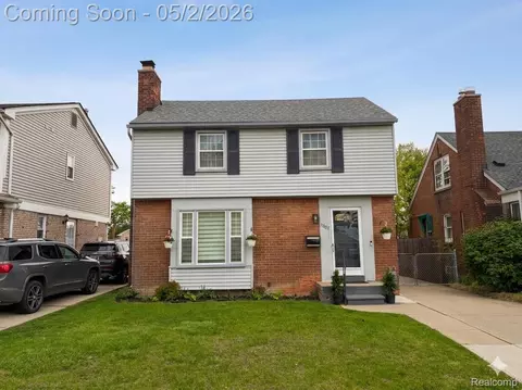 7001 Mayburn St, Dearborn Heights, MI 48127