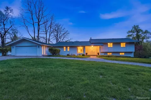 1700 Washington Rd, Rochester Hills, MI 48306