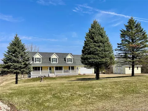 3914 Golf Vista Dr, Elba, MI 48446