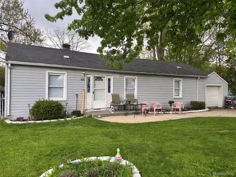 16148 Ziegler St, Taylor, MI 48180