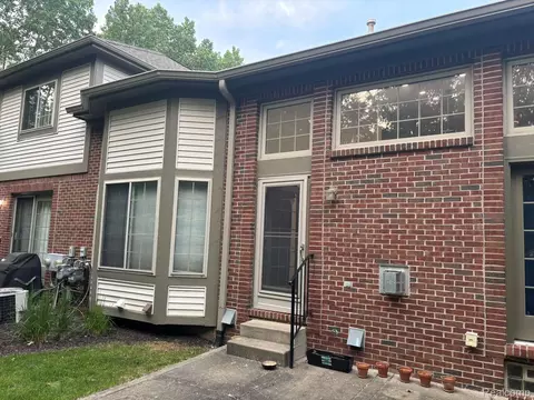 44700 Heather Ln #19, Canton, MI 48187