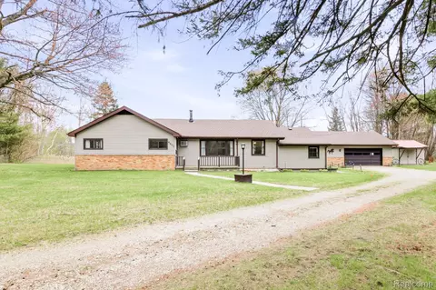 4602 Howard Rd, Kimball, MI 48074