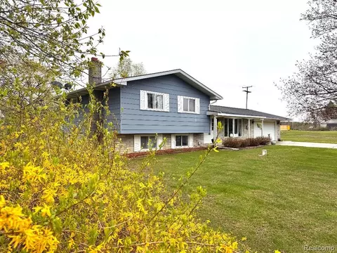 687 W Saginaw Rd, Fremont, MI 48744