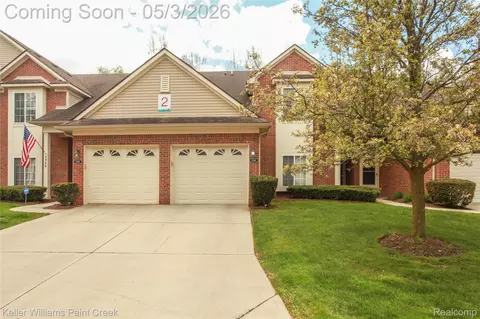 3546 Eagle Creek Dr #8, Shelby Township, MI 48317