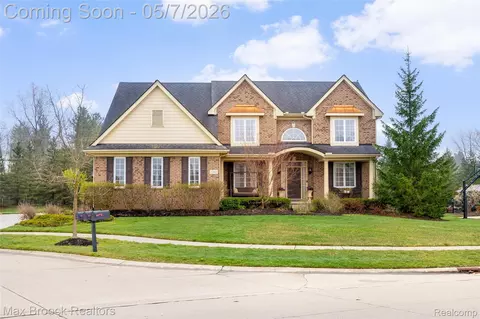 22462 Cyprus Dr, Northville, MI 48167