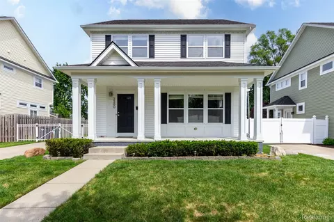3280 Royal Ave, Berkley, MI 48072
