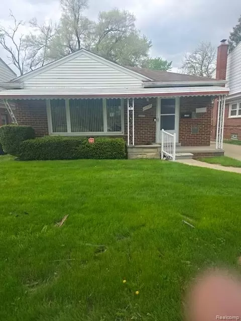 12835 W Parkway St, Detroit, MI 48223