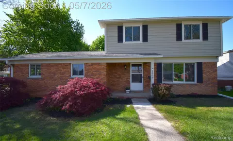 1309 W Elmwood Ave, Clawson, MI 48017