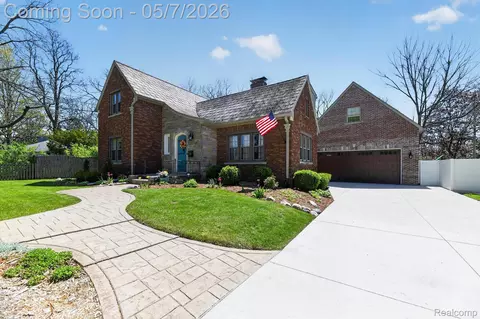 123 Riddle St, Howell, MI 48843