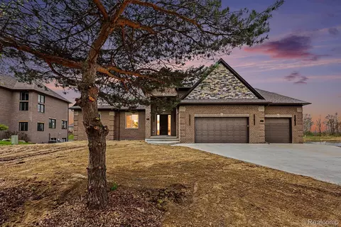 68503 Lake Angela Pointe, Richmond, MI 48062