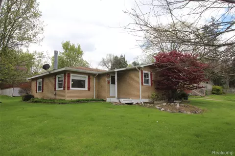 124 E Lafayette St, Milford, MI 48381
