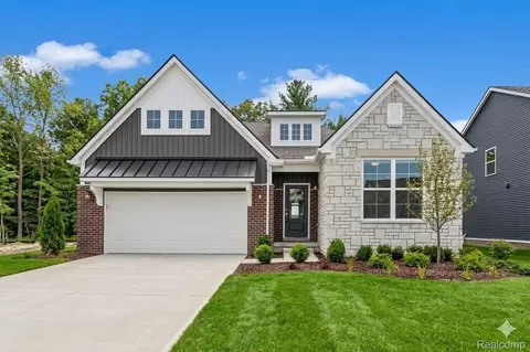 2352 Provencal Dr, Commerce, MI 48382