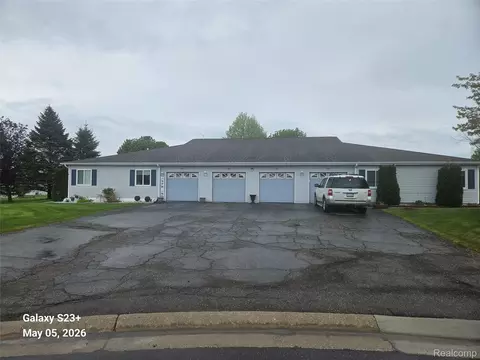 1137 Parkside Cir #129, Mundy, MI 48439