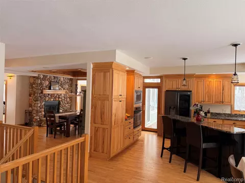 Kitchen - 6788 E Hoxie Rd, Solon, MI 49621 photo 3 of 5