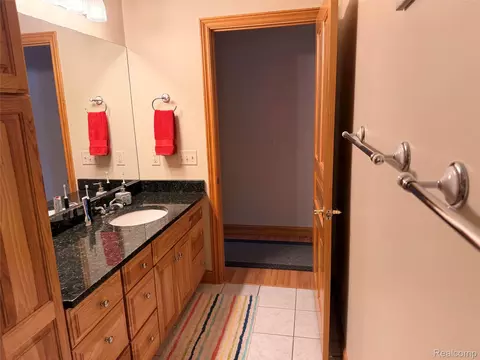 Bath - 6788 E Hoxie Rd, Solon, MI 49621 photo 10 of 14