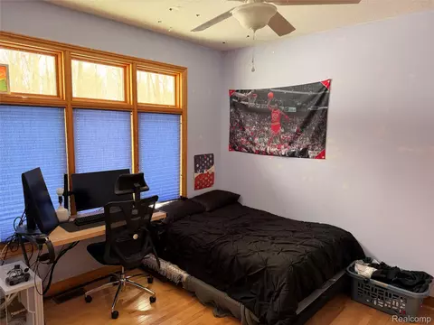 Bedroom - 6788 E Hoxie Rd, Solon, MI 49621 photo 7 of 14