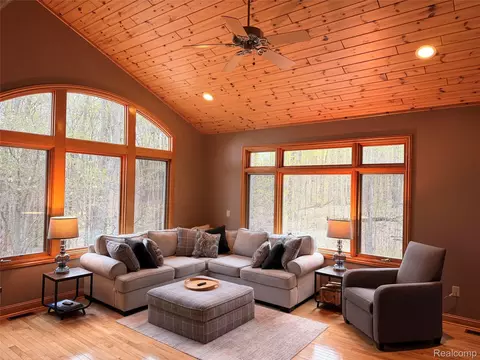 Living - 6788 E Hoxie Rd, Solon, MI 49621 photo 1 of 4