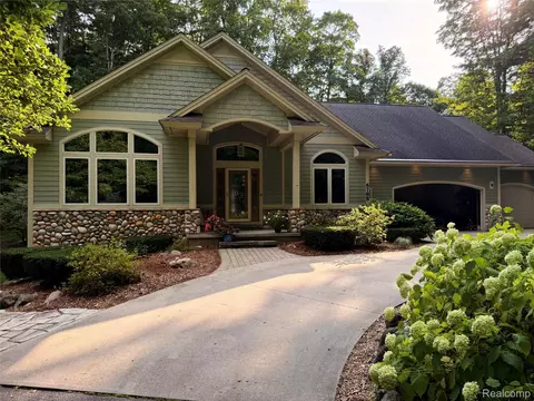 Exterior - 6788 E Hoxie Rd, Solon, MI 49621 photo 3 of 11