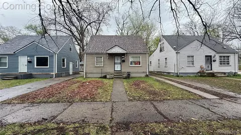 15870 W Parkway St, Detroit, MI 48223
