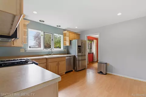 Kitchen - 45466 Keding St, Utica, MI 48317 photo 1 of 3
