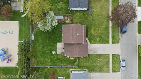 View/Area - 45466 Keding St, Utica, MI 48317 photo 3 of 5