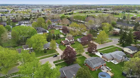 View/Area - 45466 Keding St, Utica, MI 48317 photo 2 of 5